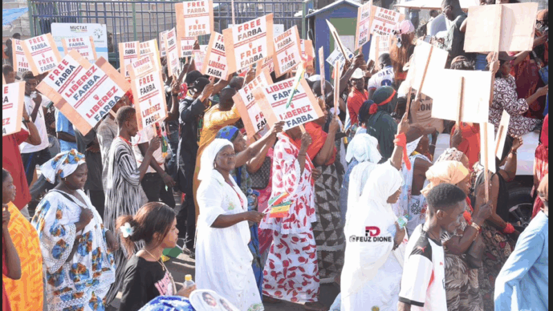 Revivez  la marche du FDR pour la défense des acquis démocratiques