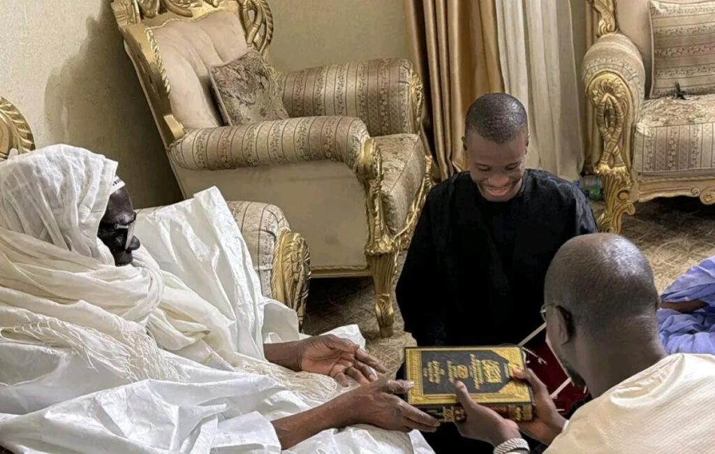 Première visite officielle à Touba : Me Mouhamadou Bamba Cissé honoré par le Khalife des Mourides