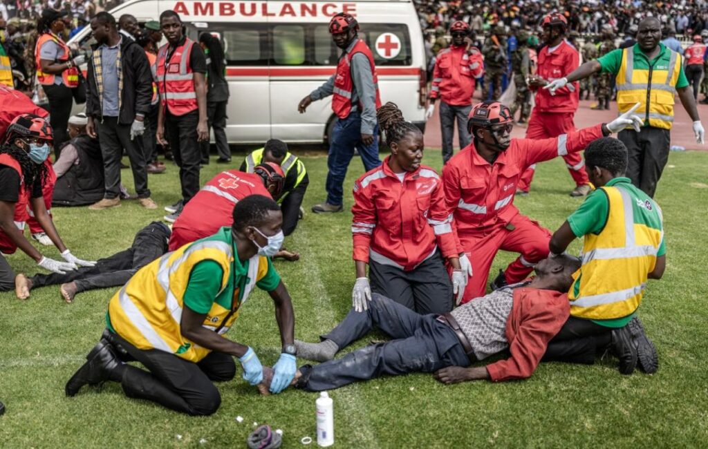Deux morts après une bousculade aux funérailles de…