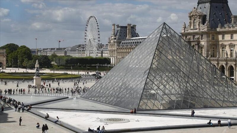 Cambriolage du Louvre en France : Les premiers suspects déférés, certains « ont partiellement reconnu leur participation »