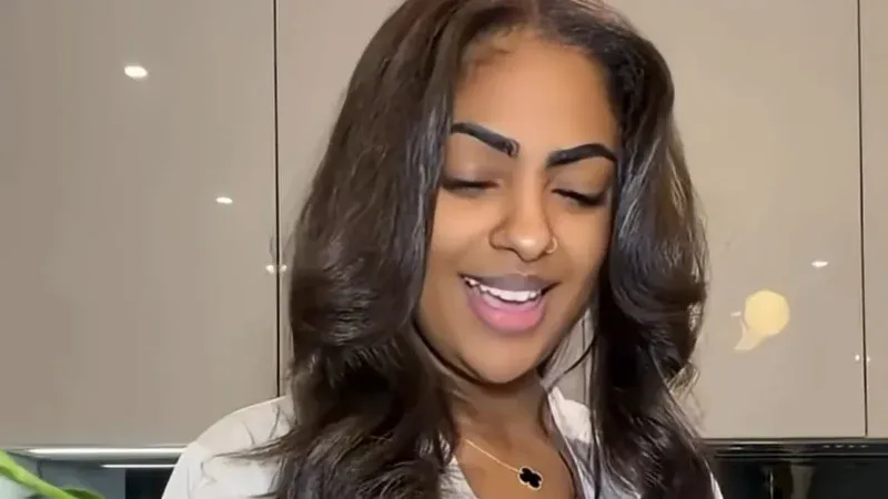 Sénégal – L&rsquo;épouse de Pape Makhtar Sarr, Veronica, séduit la toile par sa simplicité et sa joie de vivre (Vidéo)