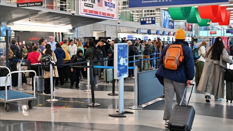 États-Unis : Le trafic aérien paralysé à Chicago par une violente tempête de neige