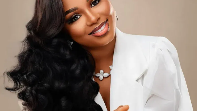 Sénégal – Dieyna Baldé séduit ses fans avec un portrait d’une élégance rare (Photos)