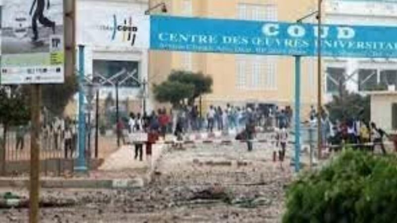 Sénégal : Face aux retards « insoutenables » des bourses, la tension s’embrase à l&rsquo;UCAD