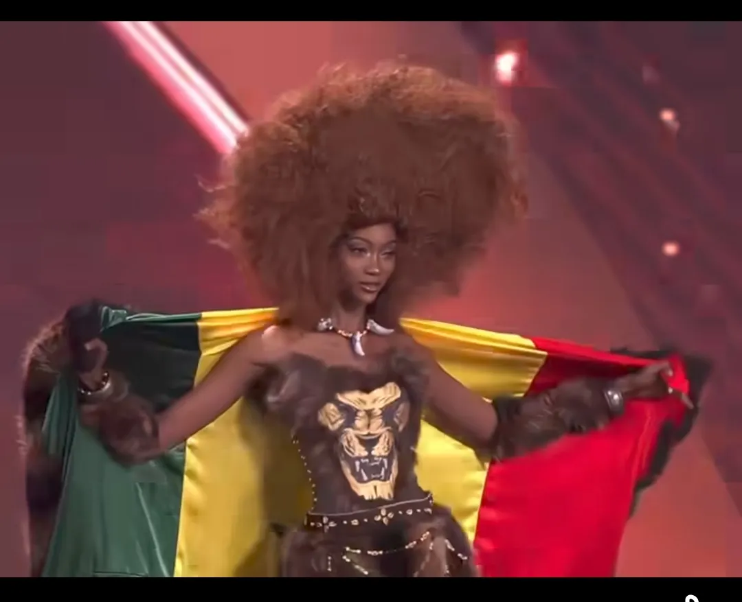 Sénégal – Miss Univers : Camila Diagne rugit sur scène et impressionne avec un costume symbolisant « l’âme vibrante du peuple » (Vidéo)