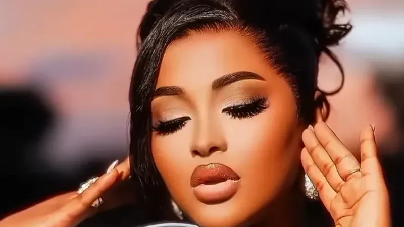 Sénégal – Silhouette retrouvée : Aïcha Rassoul séduit ses fans dans une robe bleu ciel « majestueuse » (Vidéo)