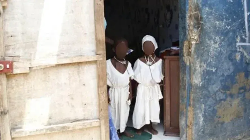 Sénégal – Drame de la circoncision à Fissel : Le faux médecin, « 30 ans sans qualification », jugé pour la mort d’un enfant