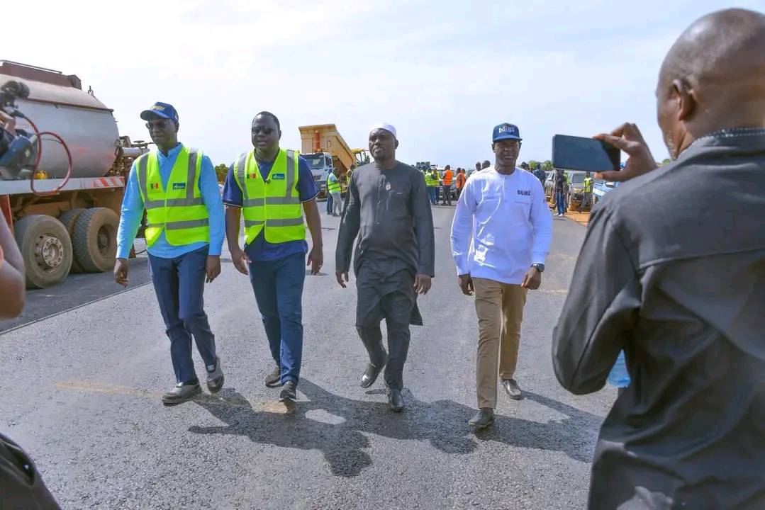 Autoroute Dakar–Saint-Louis : le Ministre Déthié Fall en visite de chantier pour évaluer l’avancement des travaux