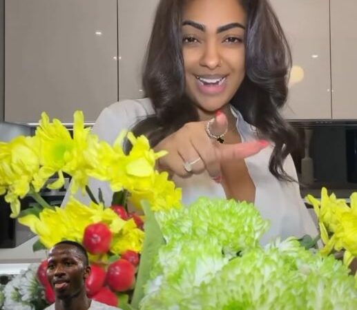 Veronika Sarr fait fondre la toile avec Viviane Ndour en fond sonore (photos)