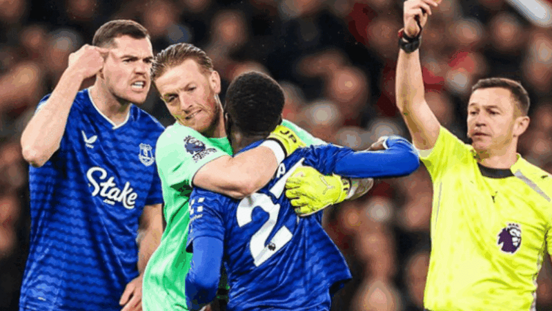 Everton – Suspendu 03 matchs après le rejet de l’appel: Gana Gueye écarté jusqu’au 13 décembre, veille du regroupement des Lions