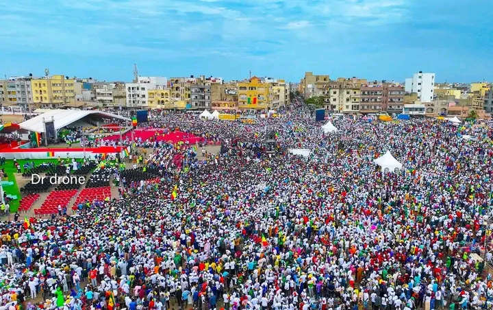 La Matinale Senego : Réaménagements, Égouts Diplomatiques et Enjeux Sociaux avec Sonko