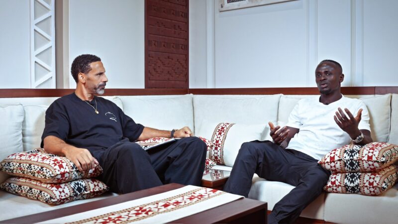 (Vidéo) “Comment Salah m’a mis en colère — et pourquoi j’ai refusé Manchester United”, Sadio Mané raconte tout à Rio Ferdinand