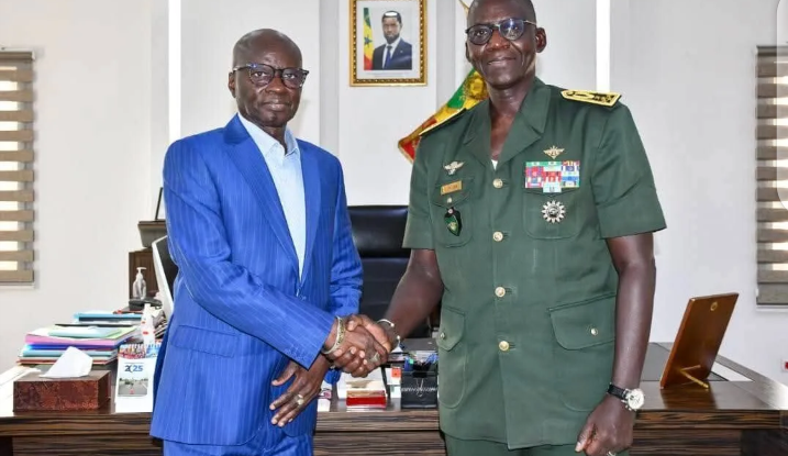 Omar Pene reçu par le chef d’état-major général des armées…