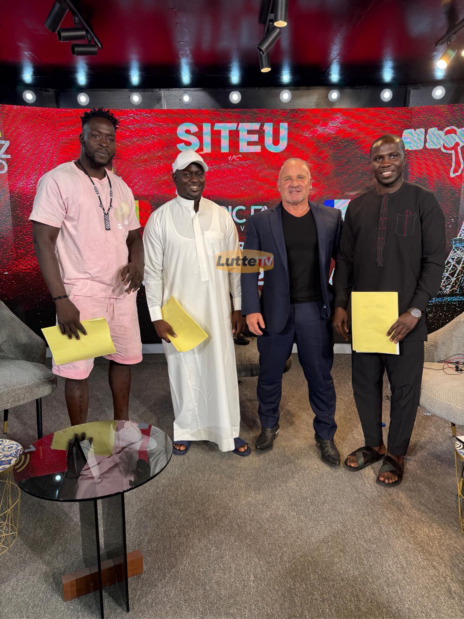 Lutte: Siteu signe pour un grand combat à Paris début 2026, son adversaire sera…