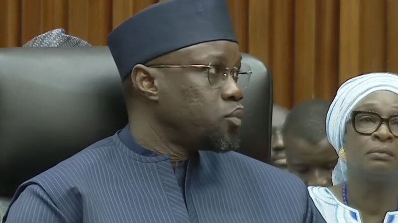 Sonko sur la dette : « Nous avons découvert un compte bancaire par lequel plus de 1 300 milliards de FCFA ont transité, sans aucune forme de surveillance »