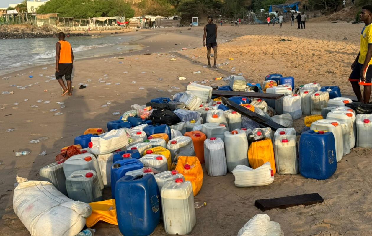 Migration clandestine : Une pirogue abandonnée découverte à la plage de Mermoz, les migrants en fuite