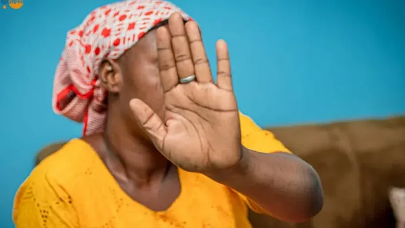 Sénégal : Un mari agresse violemment sa femme devant leurs enfants à Boulél pour une affaire de restaurant