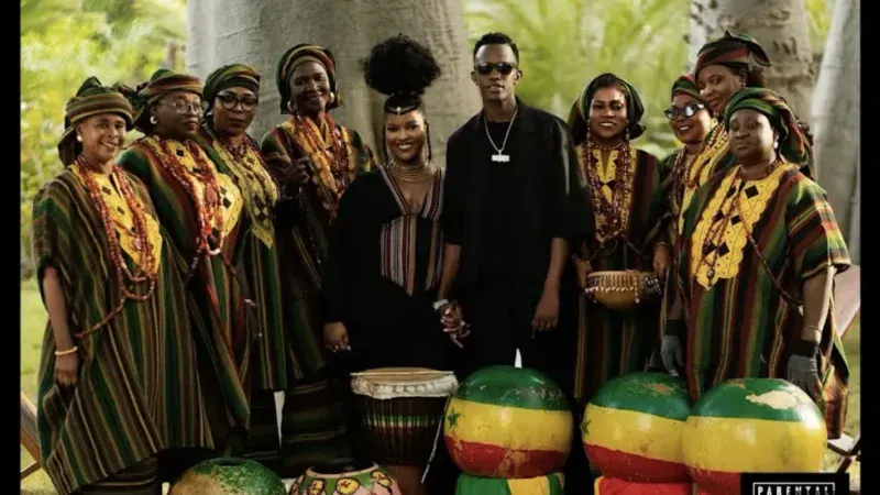 Sénégal – Musique : Le rappeur Samba Peuzzi dévoile son nouveau clip « Dama Bardé » en feat avec Beugoum (Vidéo)