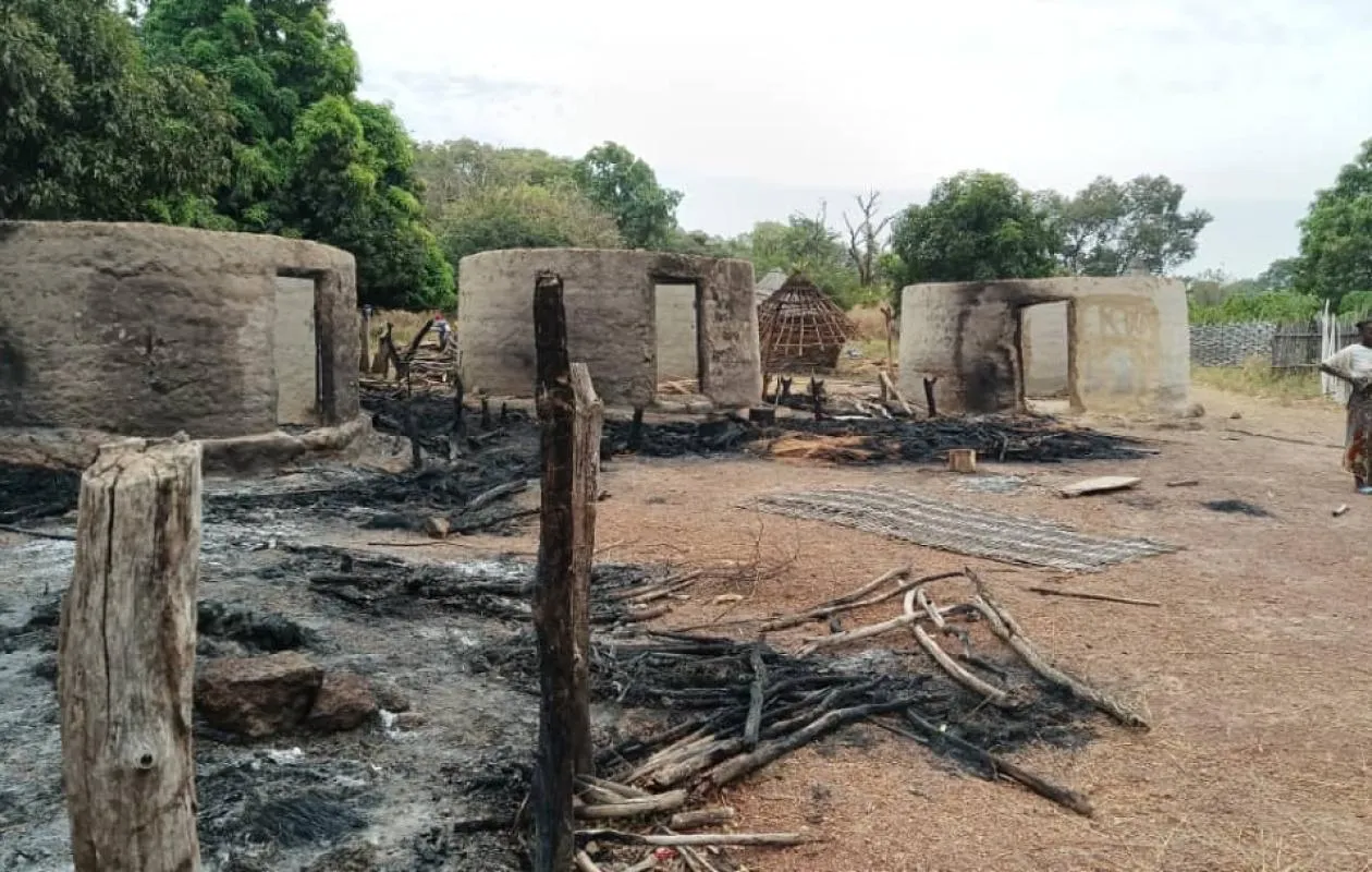 Saraya : Une dizaine de cases parties en fumée, les habitants de Wamba évoquent des « incendies mystérieux »