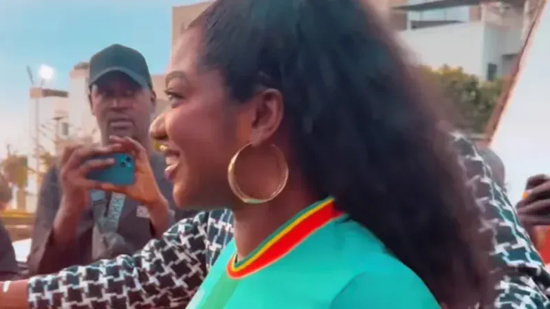 CAN : Mia Guissé en mode « 12e Gaïndé » au Cices pour galvaniser les Lions (Vidéo)