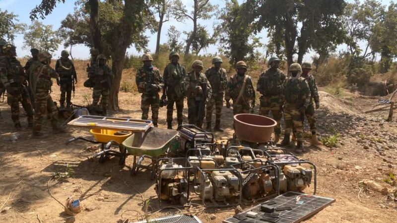 Kédougou : Les armées démantèlent un site d&rsquo;orpaillage clandestin à Moussala et saisissent un important lot de matériel
