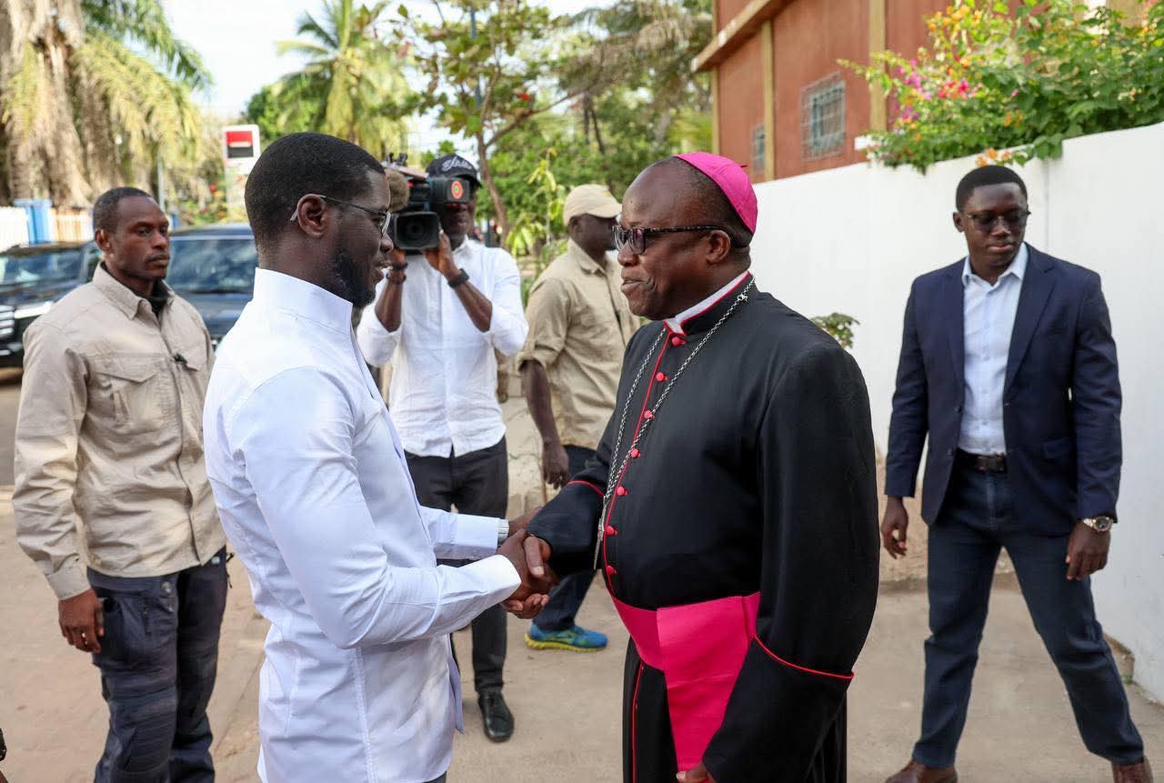 Nativité à Ziguinchor : Le Président Diomaye et l’Archevêque Manga scellent une convergence pour la paix