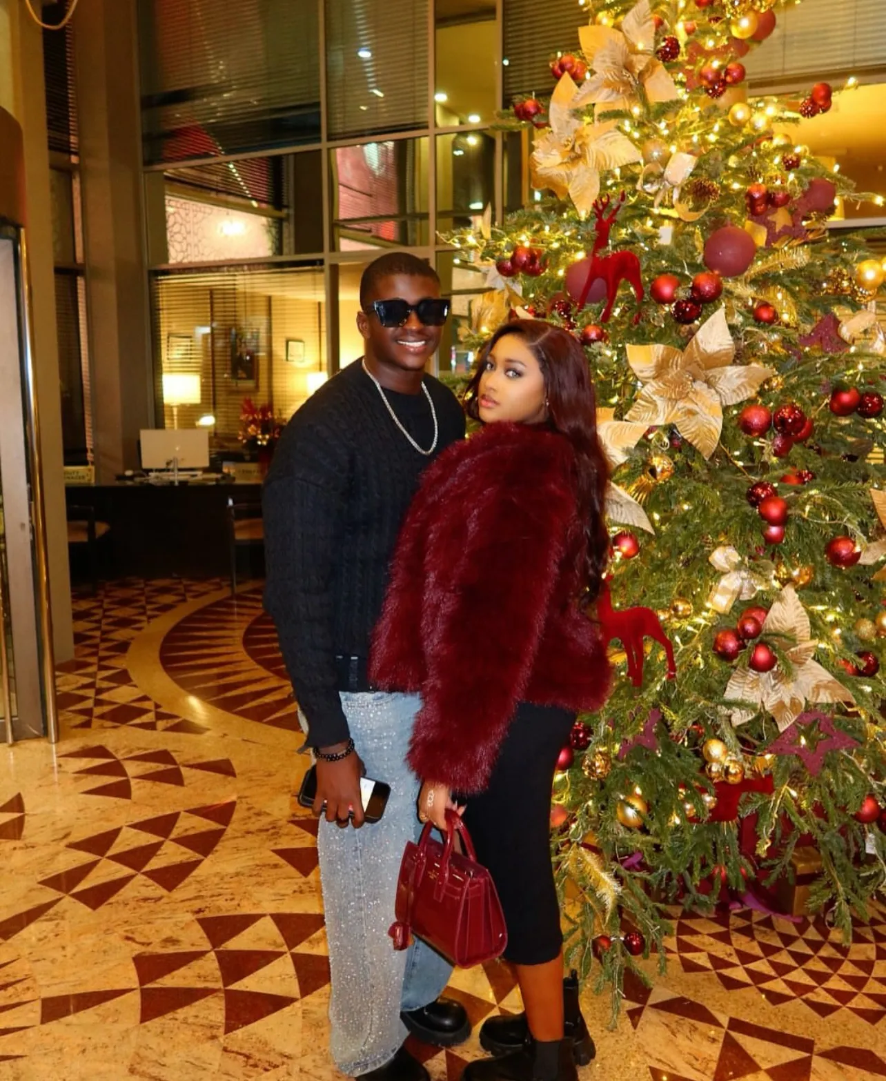 Célébration de Noël au Maroc : Dj Kheucha et son épouse s&rsquo;affichent dans un cadre élégant (Photo)