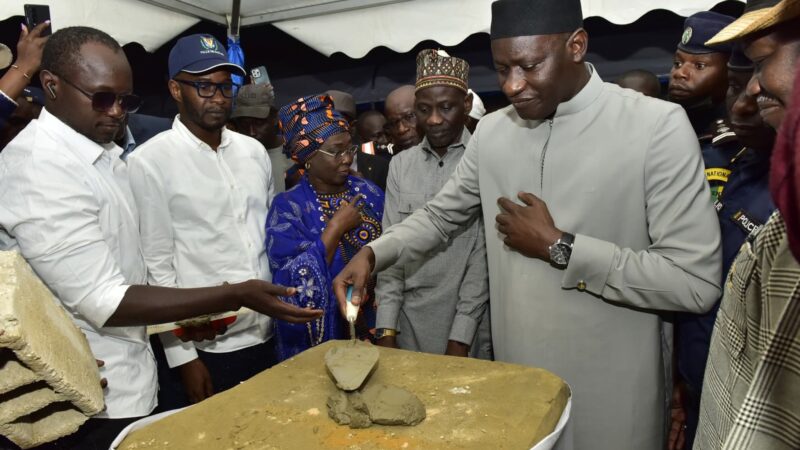 Politique Sportive de la ville de Dakar : Abass Fall lance le projet de vingt et un terrains en gazon synthétique