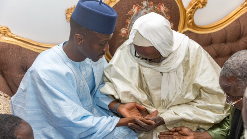 Louga : Me Mouhamadou Bamba Cissé reçu par les Khalifes Serigne Cheikh Ahmed Tidjane Sall et Thierno Mohamadoul Bachir Tall