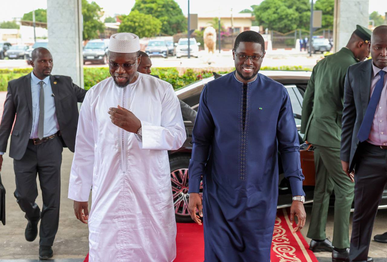 (Photos) Sénégal: Le Président Diomaye Faye a quitté Dakar pour Abidjan pour l’investiture d’Alassane Ouattara