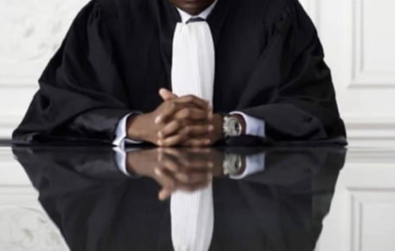 Almadies : Un faux accident pour voler l’iPhone 17 Pro Max d’un avocat, le suspect arrêté à Guédiawaye