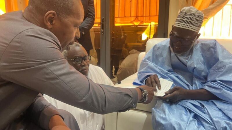 Rénovation de la Grande Mosquée de Touba : Cheikh Amar contribue à hauteur de 500 millions FCFA