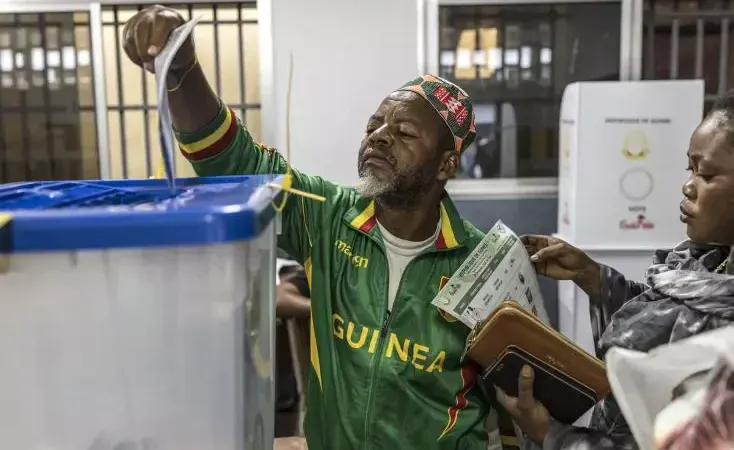 Guinée: élection présidentielle calme, fermeture des bureaux de vote
