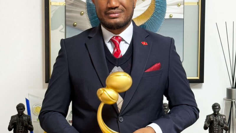 Outside Awards 2025 : UBA Sénégal honorée par le Prix Spécial de la Meilleure Banque de l’Année