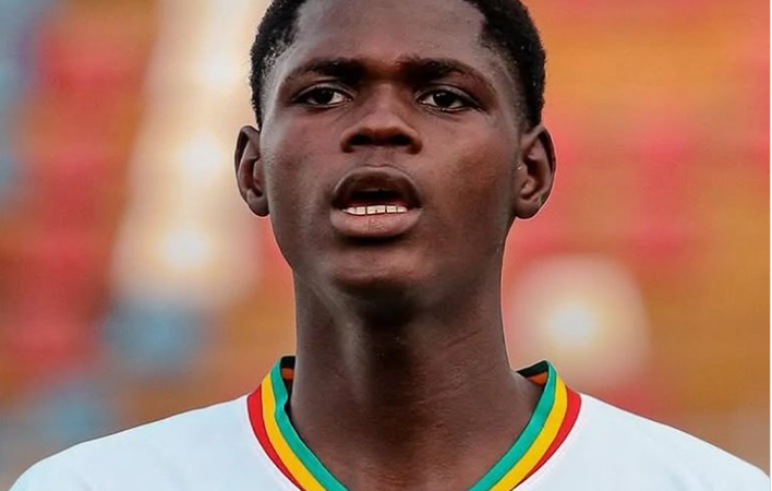 Jeune, gaucher et dominant : Le défenseur sénégalais, à 17 ans, déjà prêt pour l’Europe