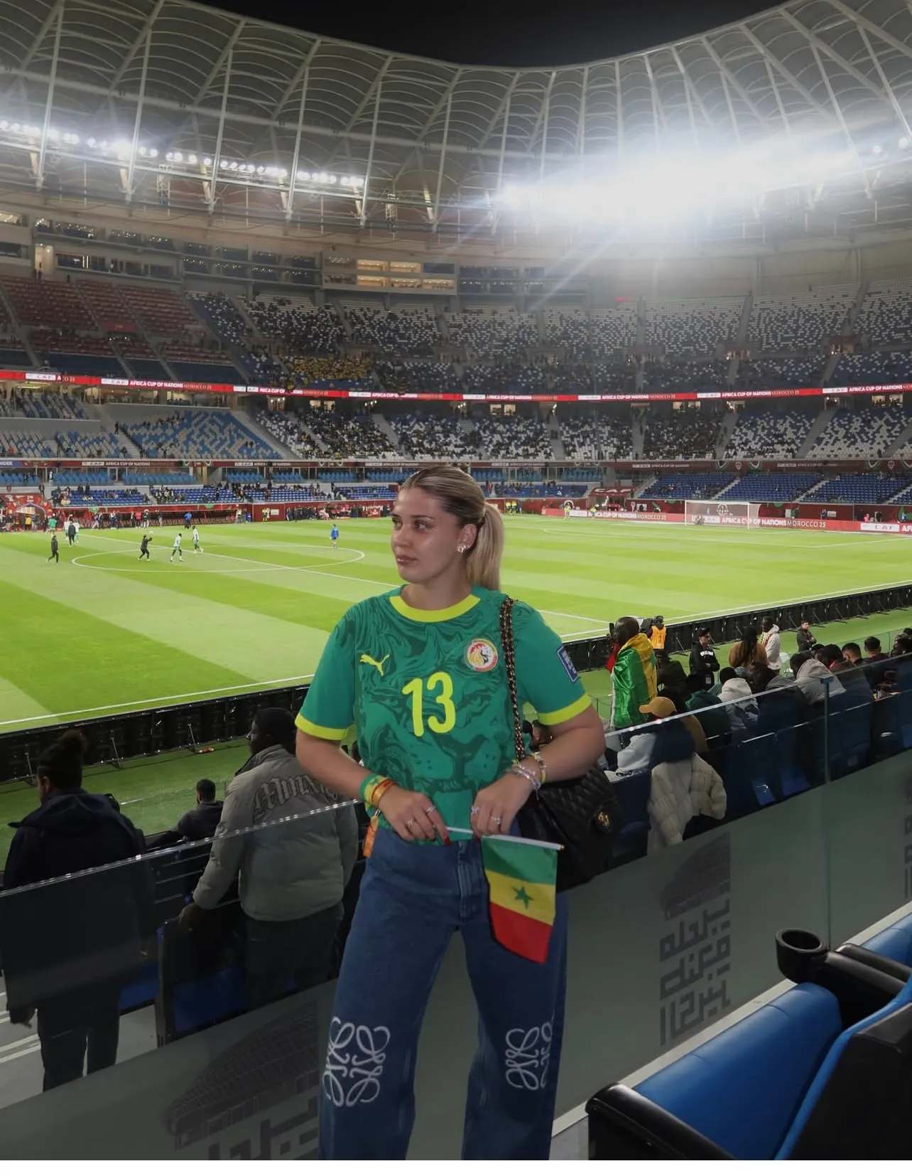 L’épouse d’Iliman Ndiaye vibre pour les Lions dans les tribunes