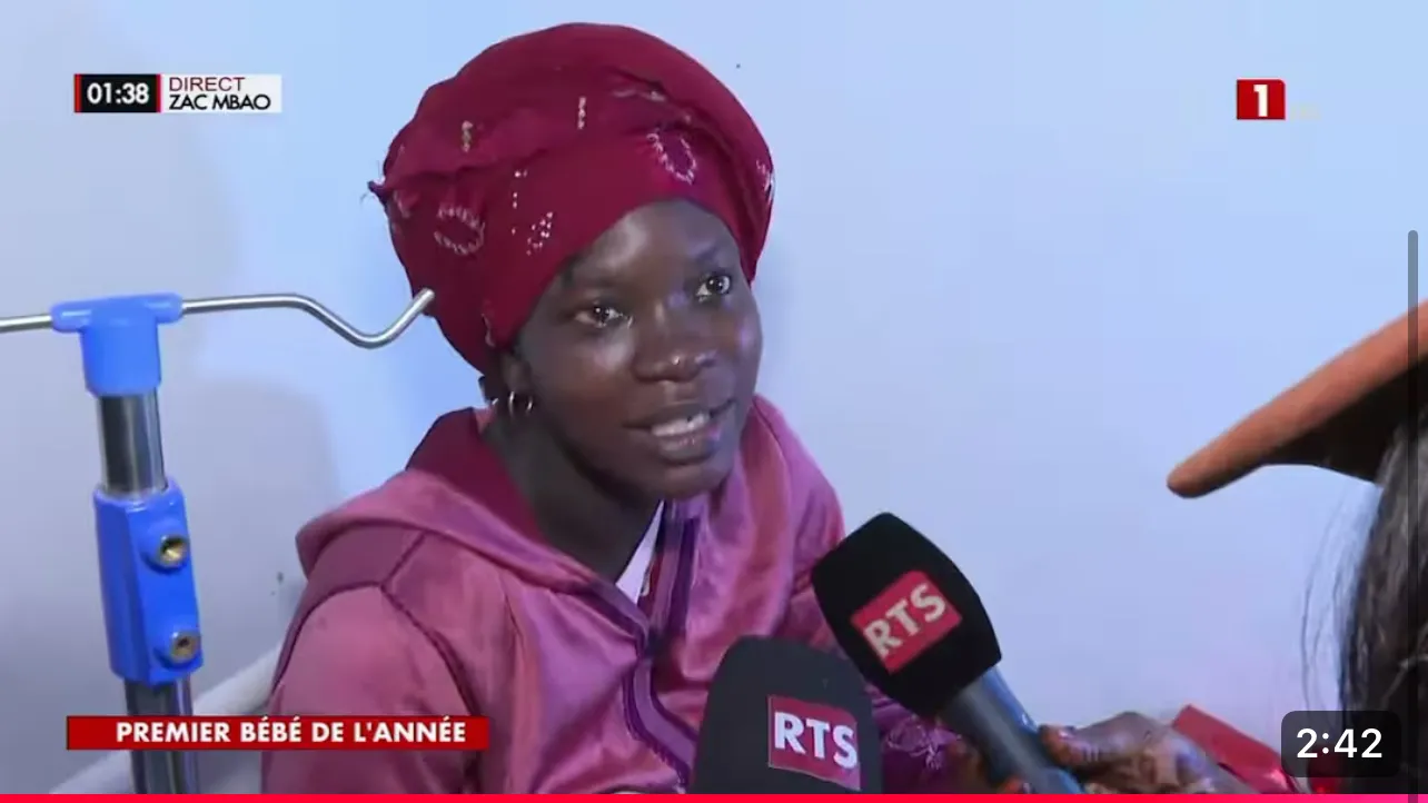 ZAC de Mbao : Aïda Mbodj et la RTS gâtent le bébé de l’année avec de nombreux cadeaux (Vidéo)