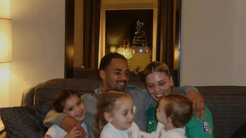 Illimane Ndiaye s&rsquo;affiche en famille aux couleurs nationales et séduit la toile (Photo)