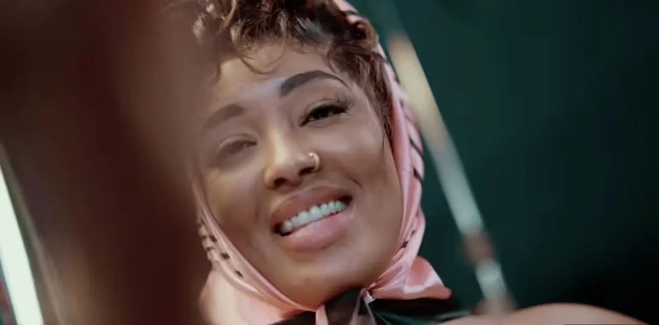 « Djiné » : Ouse Zik Buzz dévoile son univers entre sonorités urbaines et afro (Clip officiel)