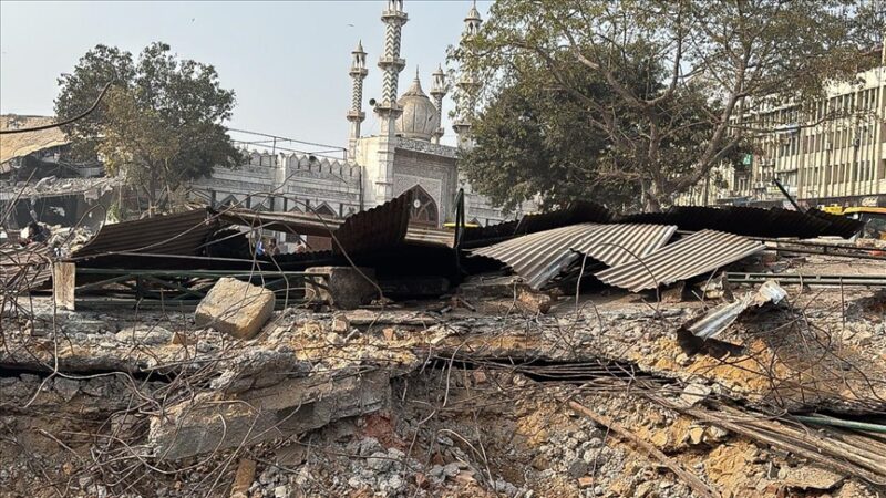 Inde : Des heurts à New Delhi lors de démolitions près d’une mosquée, 5 policiers blessés (Vidéo)