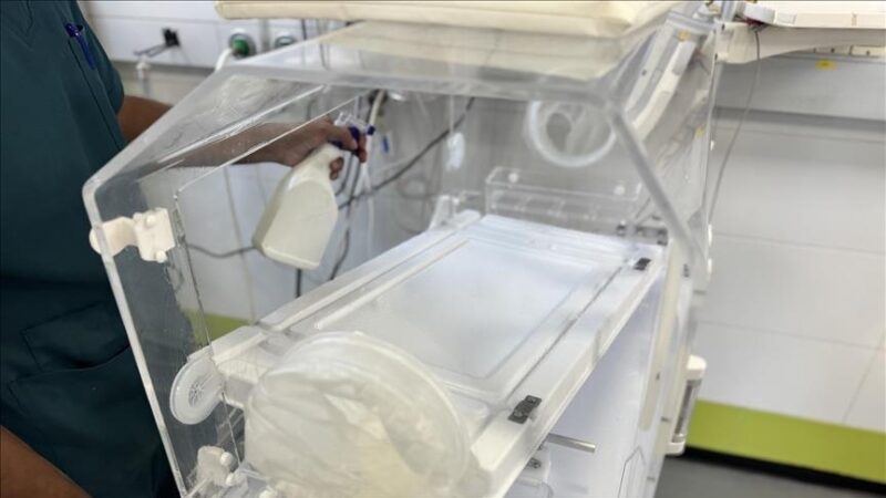 France : Le premier bébé de 2026 cible d&rsquo;une vague de racisme sur les réseaux sociaux