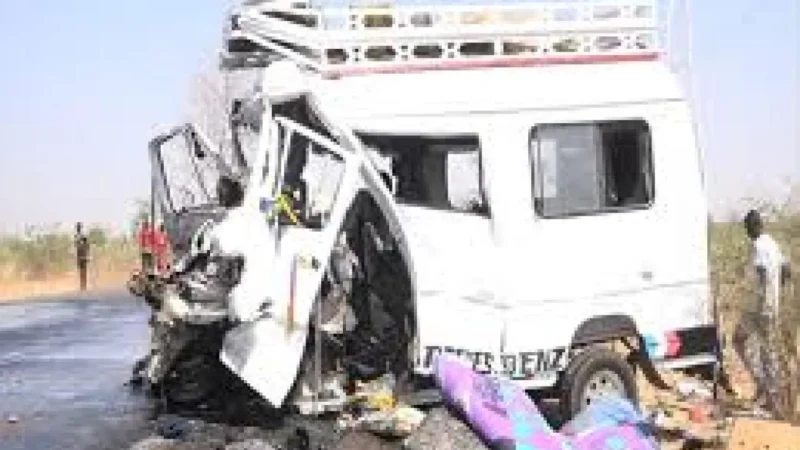 Nioro : Le renversement d&rsquo;un véhicule de la compagnie Yass à Paoskoto fait un mort et plusieurs blessés