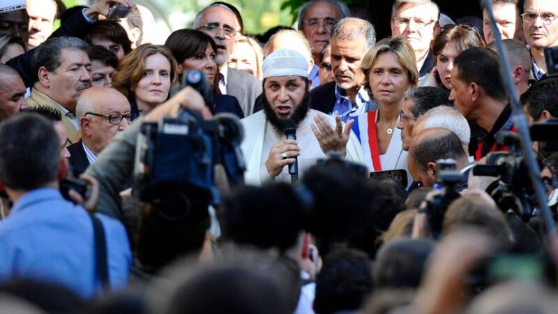 Tribune – Fadel Dia : La place de l’Islam en France remise en question par un rapport du Sénat