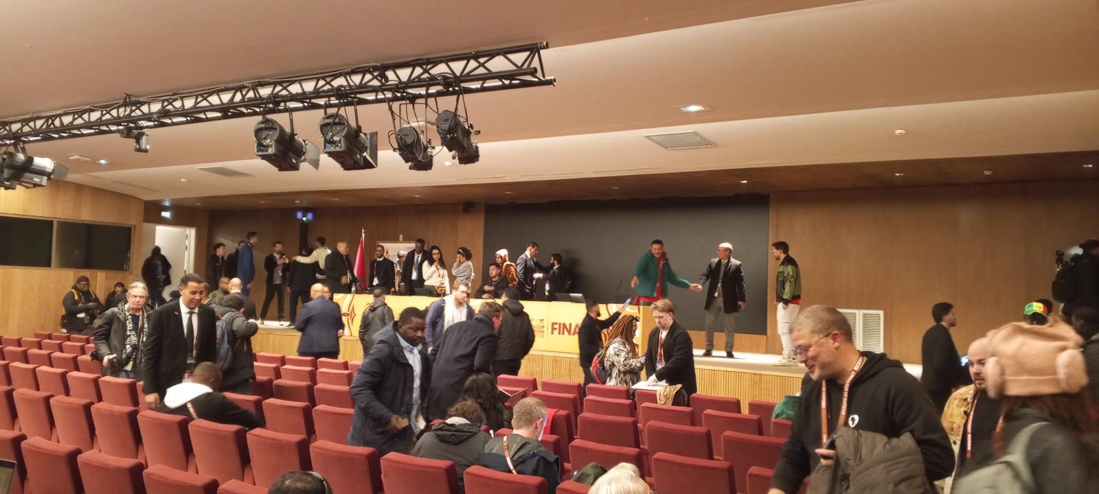Arrivé pour son analyse d&rsquo;après-match, la tournure inattendue des événements qui a poussé la CAF à évacuer Pape Thiaw