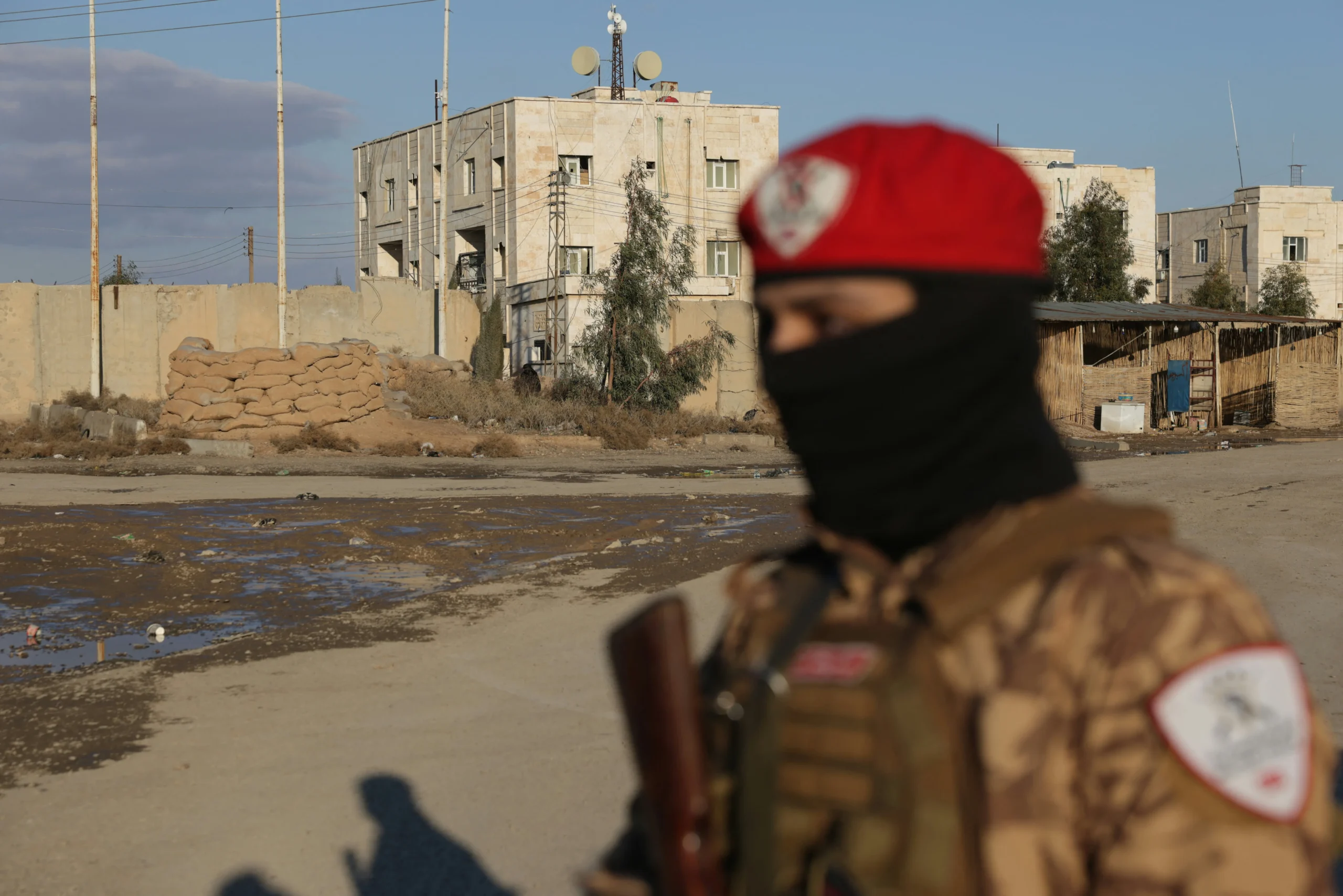 Syrie : en marge des affrontements avec les FDS, l&rsquo;incident sécuritaire majeur qui a contraint l&rsquo;armée à boucler la ville d&rsquo;Al-Shaddadi