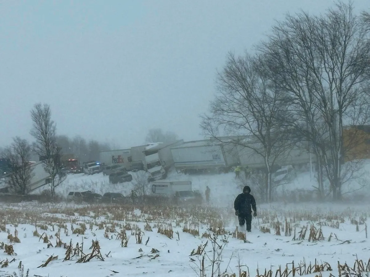 Tempête de neige aux États-Unis : le bilan inespéré après la collision en chaîne de plus de 100 véhicules