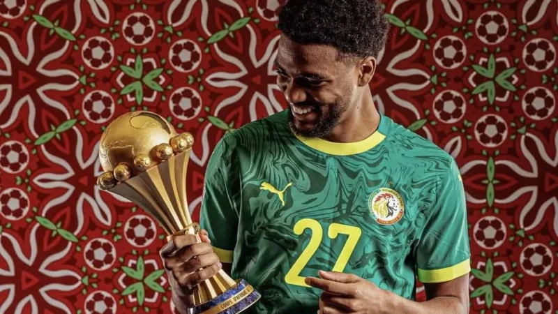 Au sommet de l’Afrique pour ses débuts, la réponse directe du jeune attaquant parisien sur la pertinence de son option sénégalaise