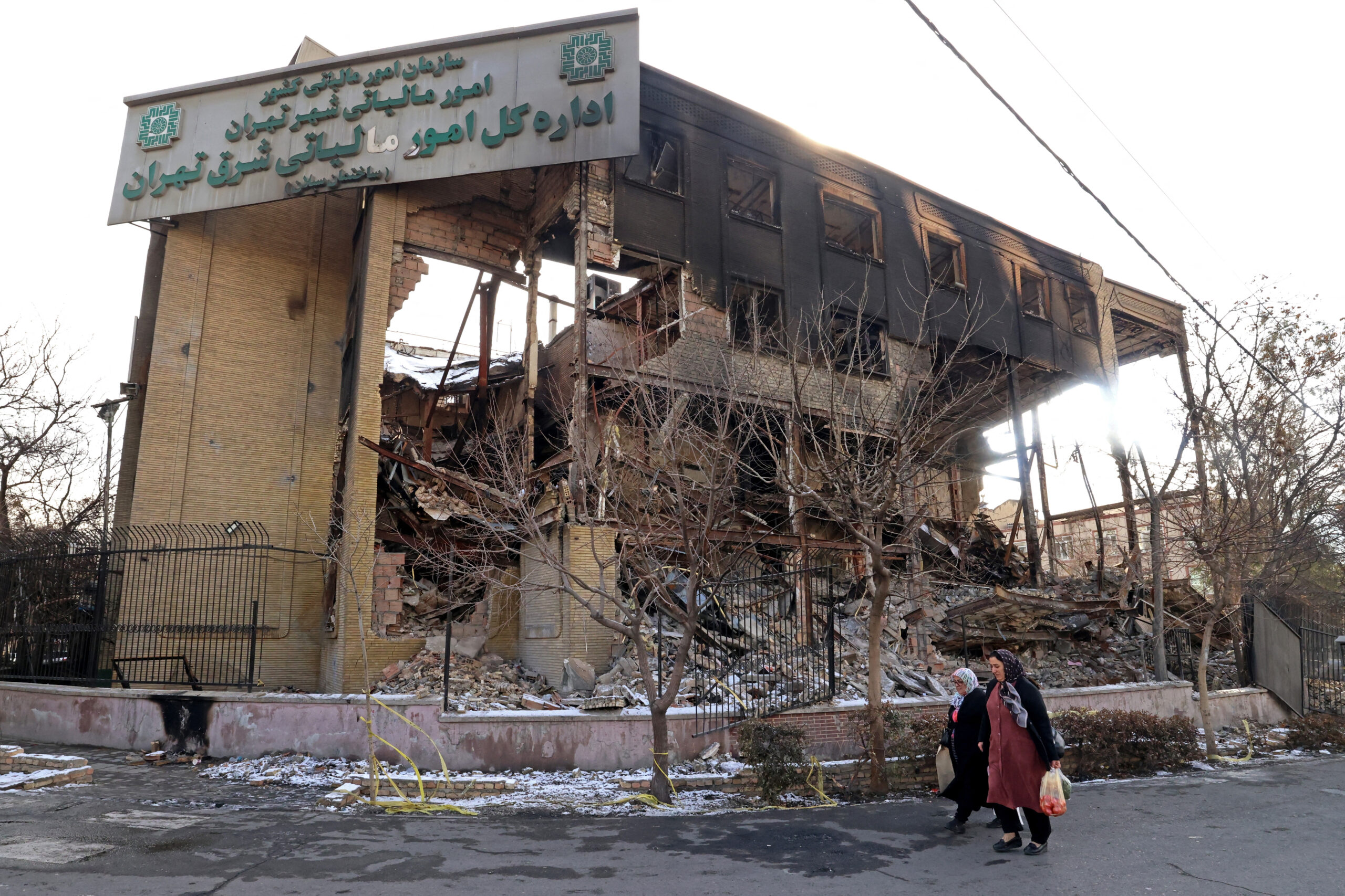 Au cœur des tensions avec Washington, le décompte officiel des victimes finalement admis par la télévision d’État iranienne