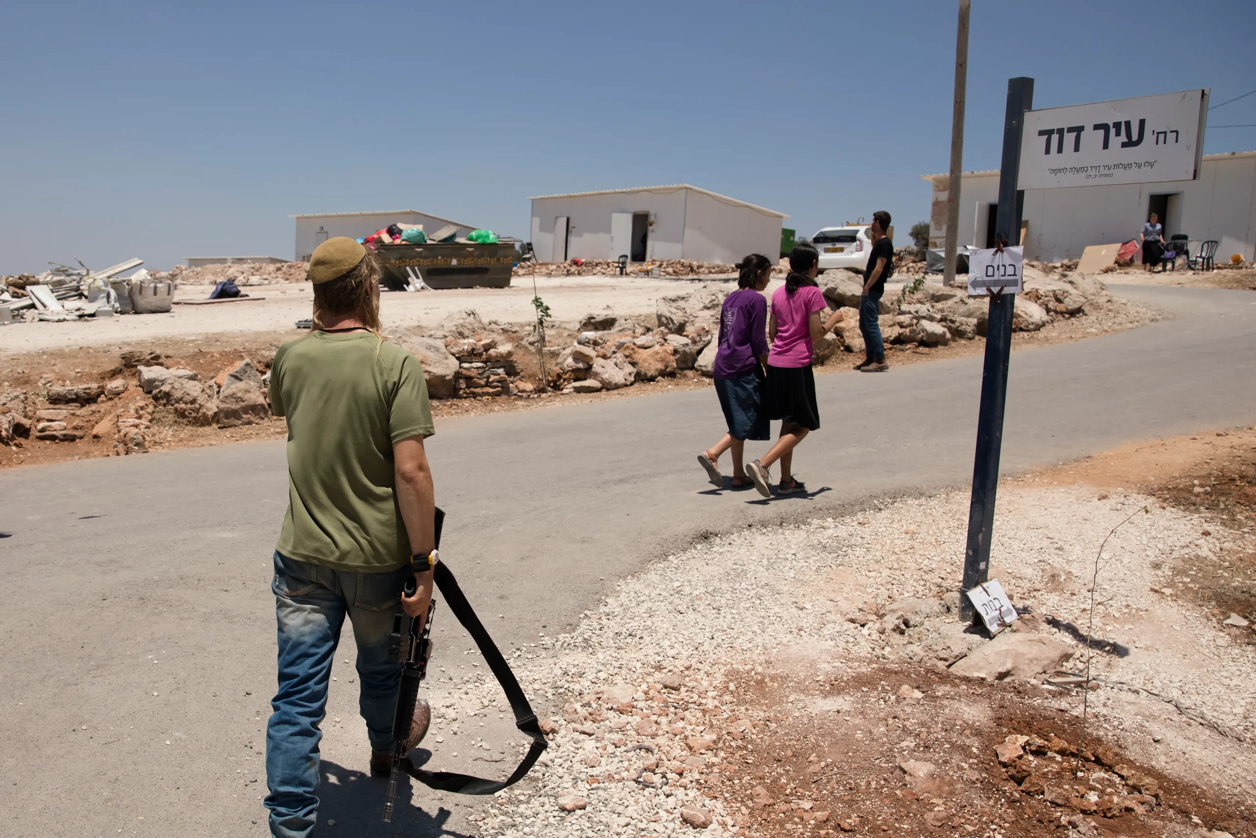 L&rsquo;accès aux armes élargi par Israël : la progression spectaculaire des permis accordés aux civils en Cisjordanie