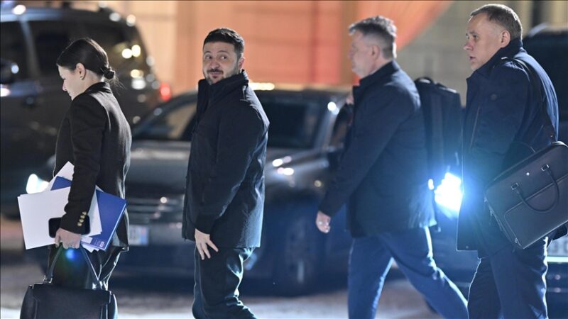 Davos : l&rsquo;horaire officiel désormais calé pour le face-à-face entre Volodymyr Zelensky et Donald Trump